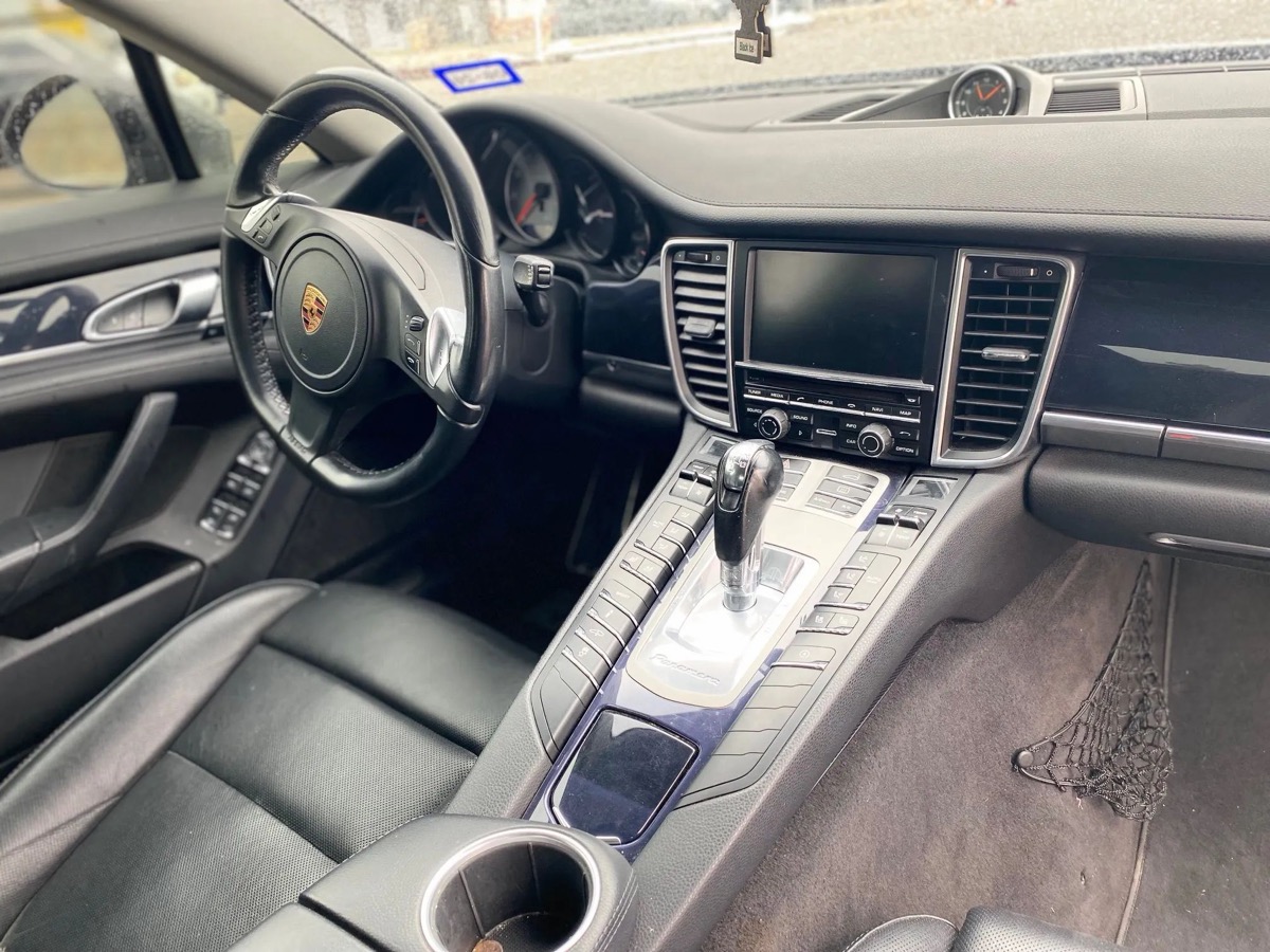 2016 Porsche Panamera S thumbnail 10