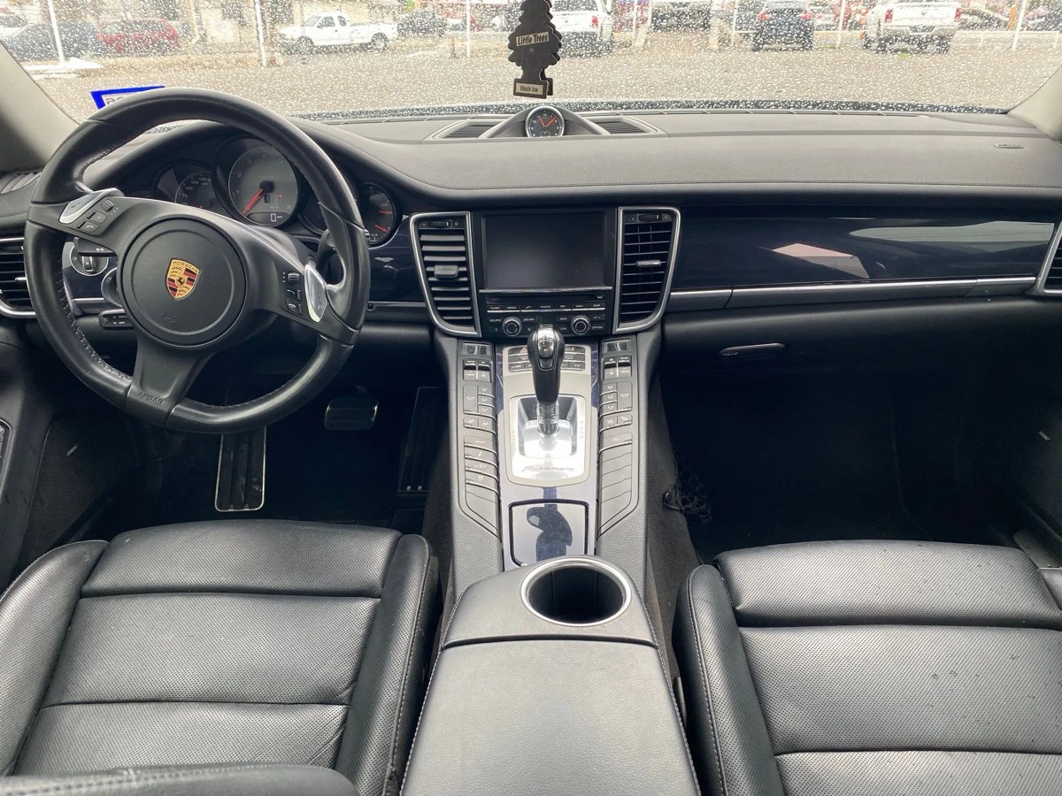2016 Porsche Panamera S thumbnail 12
